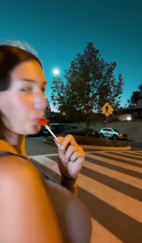 Leilani Azalea model free pictures