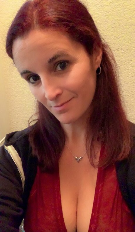 Mrs Badass star sexy photos