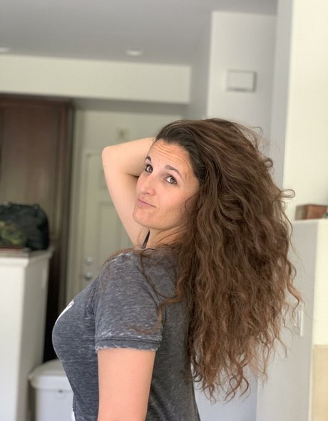 Mrs Badass model sex img