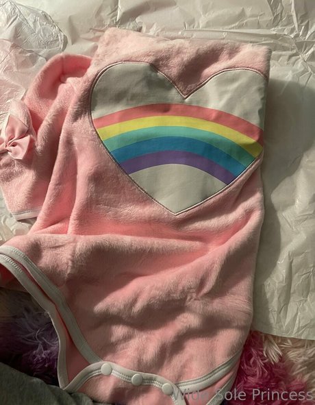 leahsprettyfeet model adult galleries