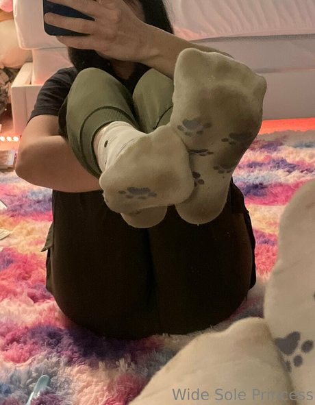 leahsprettyfeet pornstar free img