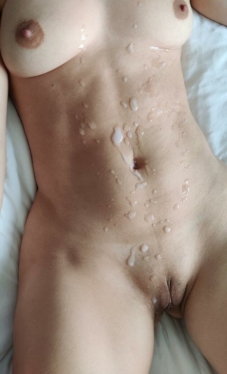 belittleee erotic pornstar image