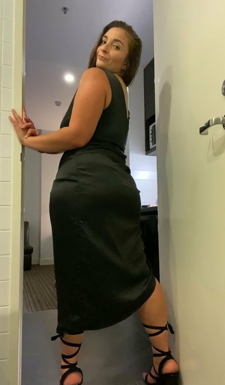 mikpeachy naked pornstar archive