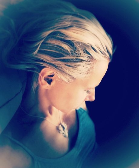 loveislove01 adult model image