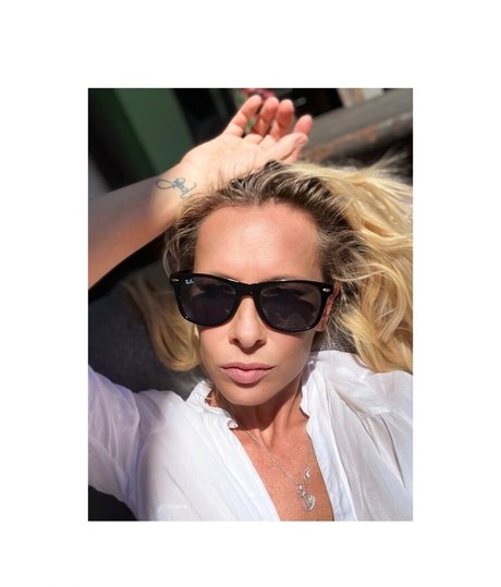 loveislove01 star adult picture