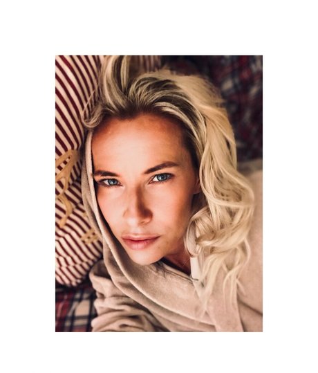 loveislove01 naked star pictures