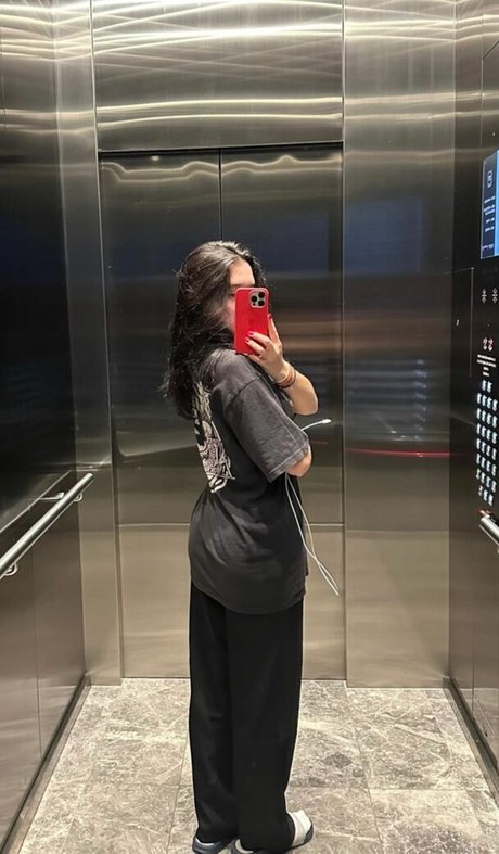 Eva Lys perfect actress image