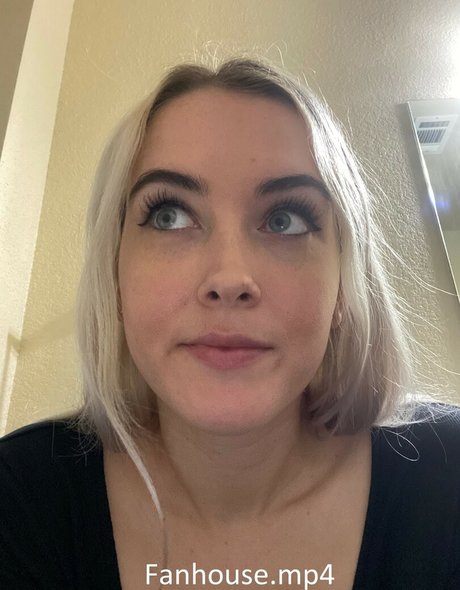 emilycc model high quality pics