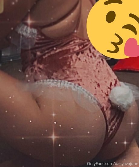 dailyavajune nude model images