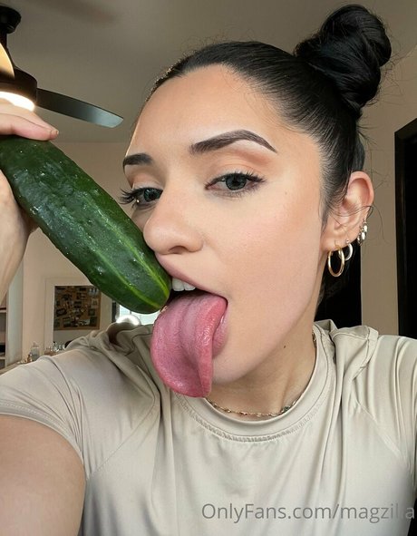 Magzilla Magzillac pornstar sexy pics