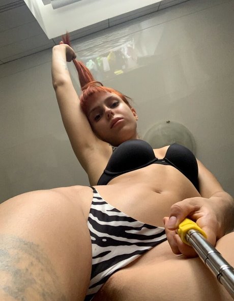 Goddess Kira pornstar adult images