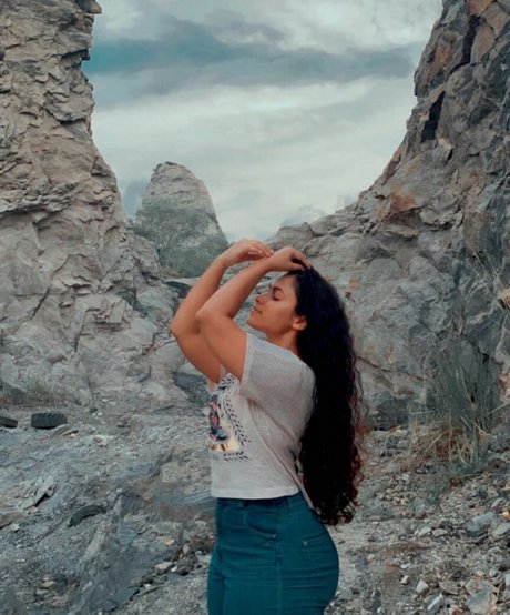 Sandani Fernando star nude pictures