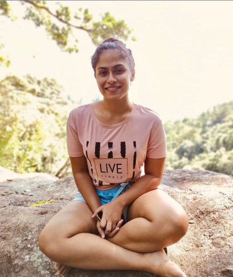 Sandani Fernando model hot images