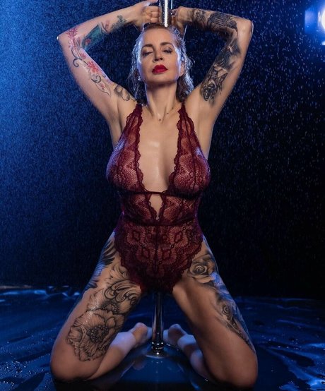 MayasWorld star hot picture