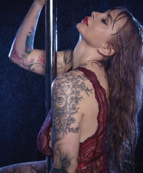 MayasWorld nude model photos