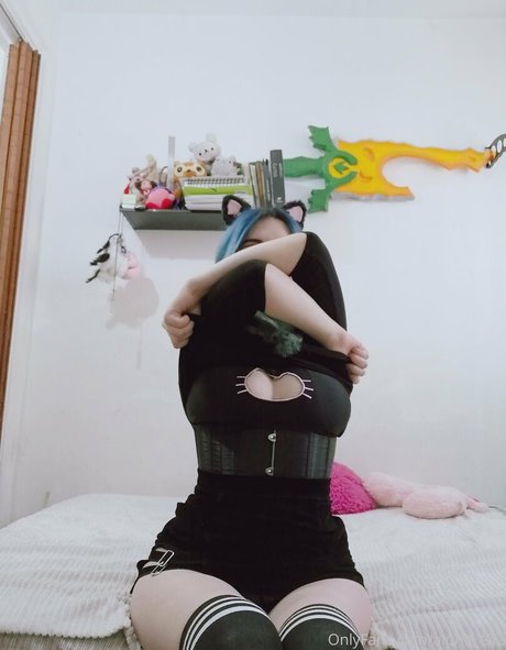 allein grrrl star erotic pictures