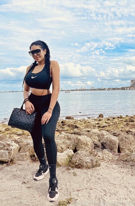 azariafreepage star erotic img