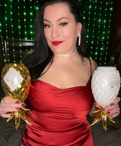 Cuntsuela exclusive model pics