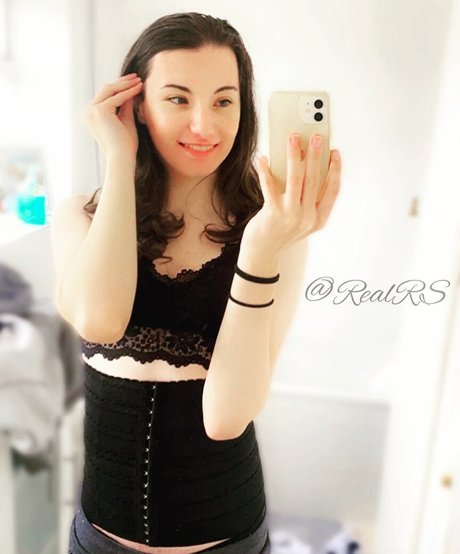 RealRS xxx star pics