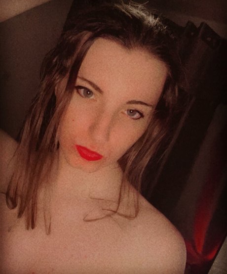 RealRS model naked pictures