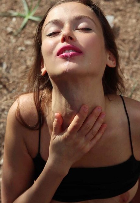 alinashine top actress image