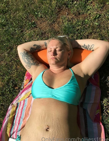 holliess1free pretty star galleries