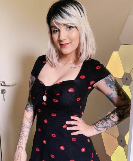 Riyuuka model pretty photo