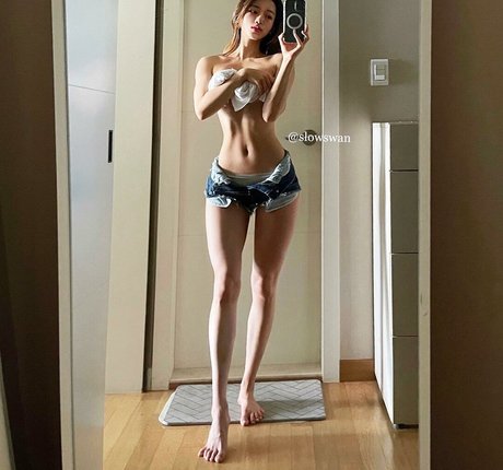 slowswan adult model gallery