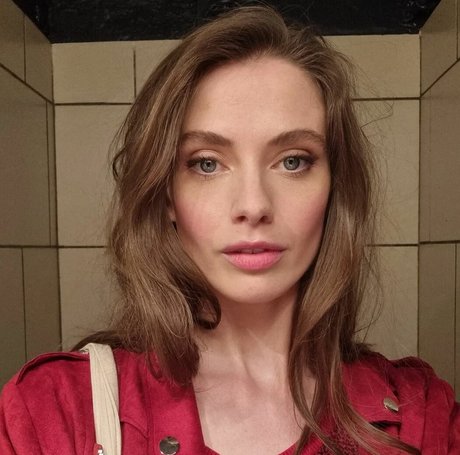 Juliet Searle star art archive