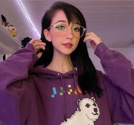 Nananightray star nudes images