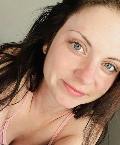 MudslinginTrainwreckVIP model top pic