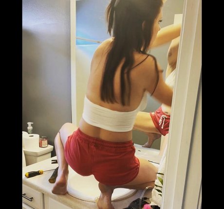 MudslinginTrainwreckVIP star nudes images