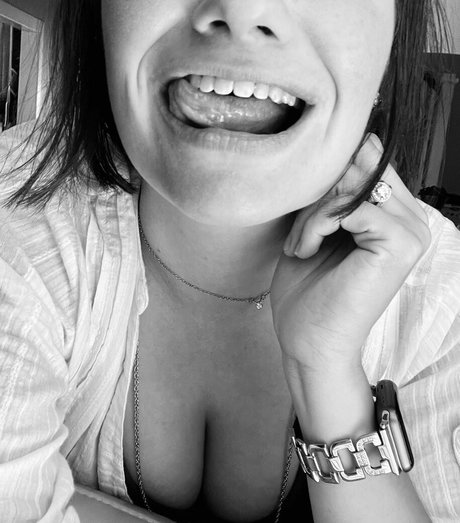 LillyBehave nudes model pic