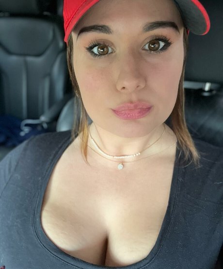 LillyBehave pornstar exclusive pictures