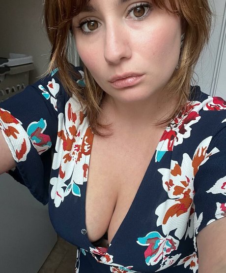 LillyBehave sexy actress gallery