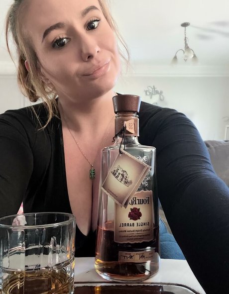 LillyBehave pornstar free gallery