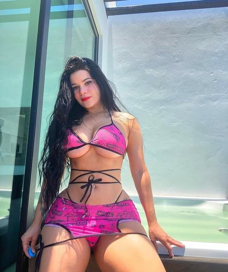 Luciana Cedeno best model pic