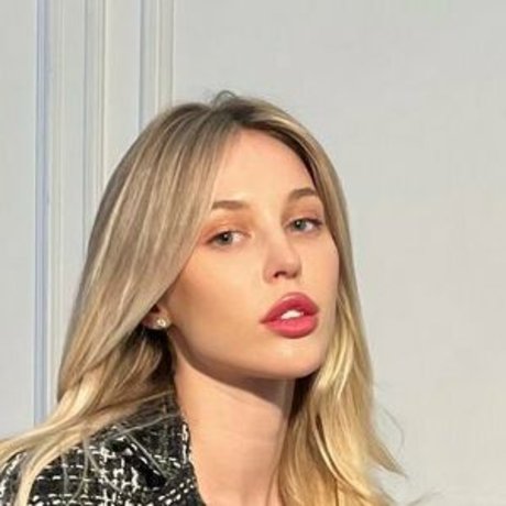 evalevel pornographic model img