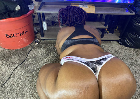 lasvegasbootyqueen star art pics