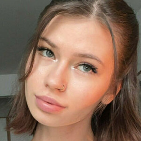 Nicole Kinsley nude star archive