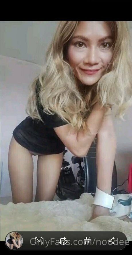 noodee applequickdate naked model pictures