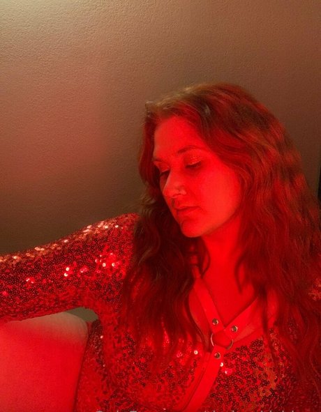 thebookishhoe pornstar adult image