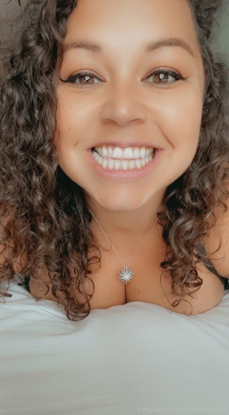 therileyeffect nude model image