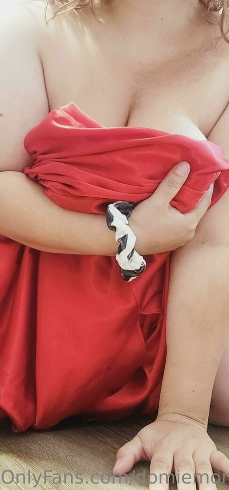 domiemomie hot star pic