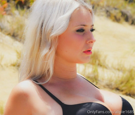 alipie1689 sex pornstar pictures