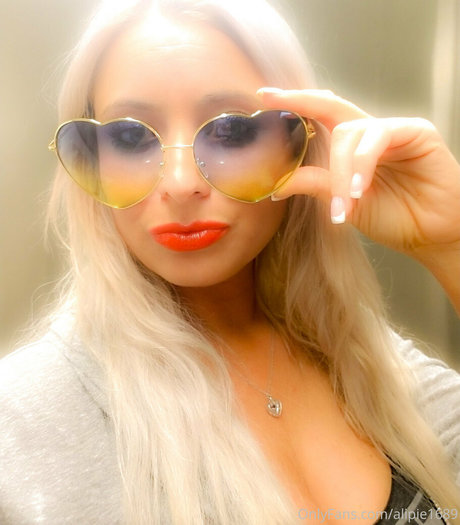 alipie1689 star sexy galleries