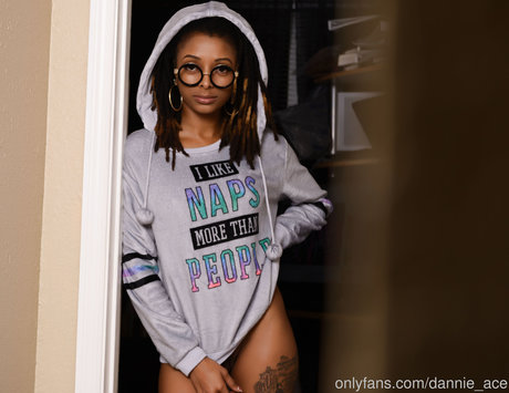 Dannie Ace naked pornstar galleries