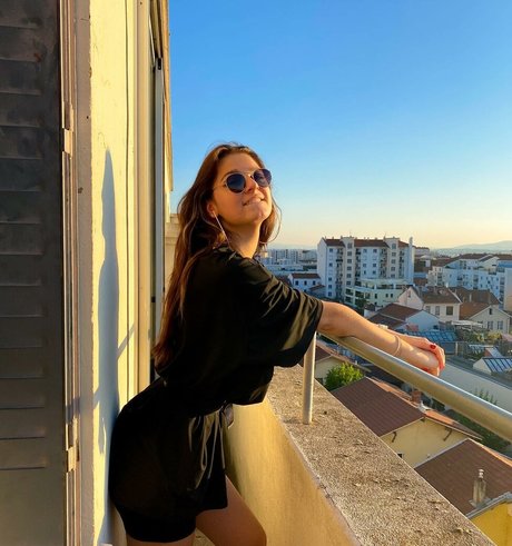 Nina Joy pornstar pretty image