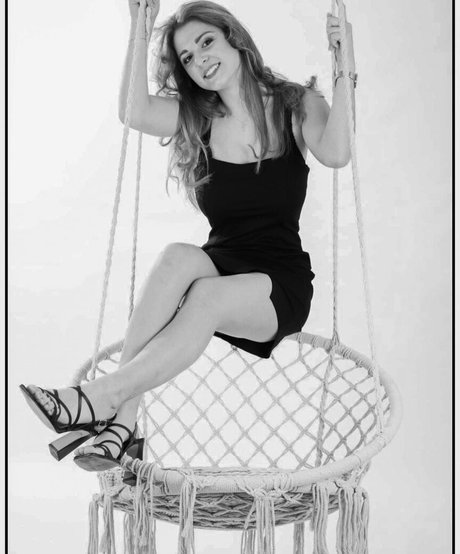 Nina Joy model naked image