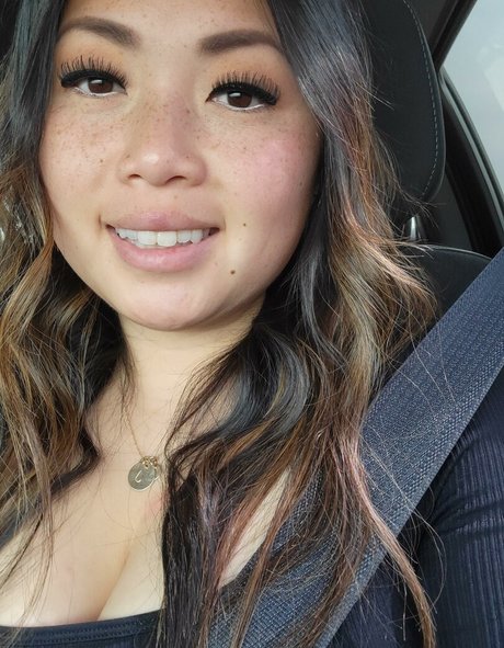 Miss Jee Yung star free photos